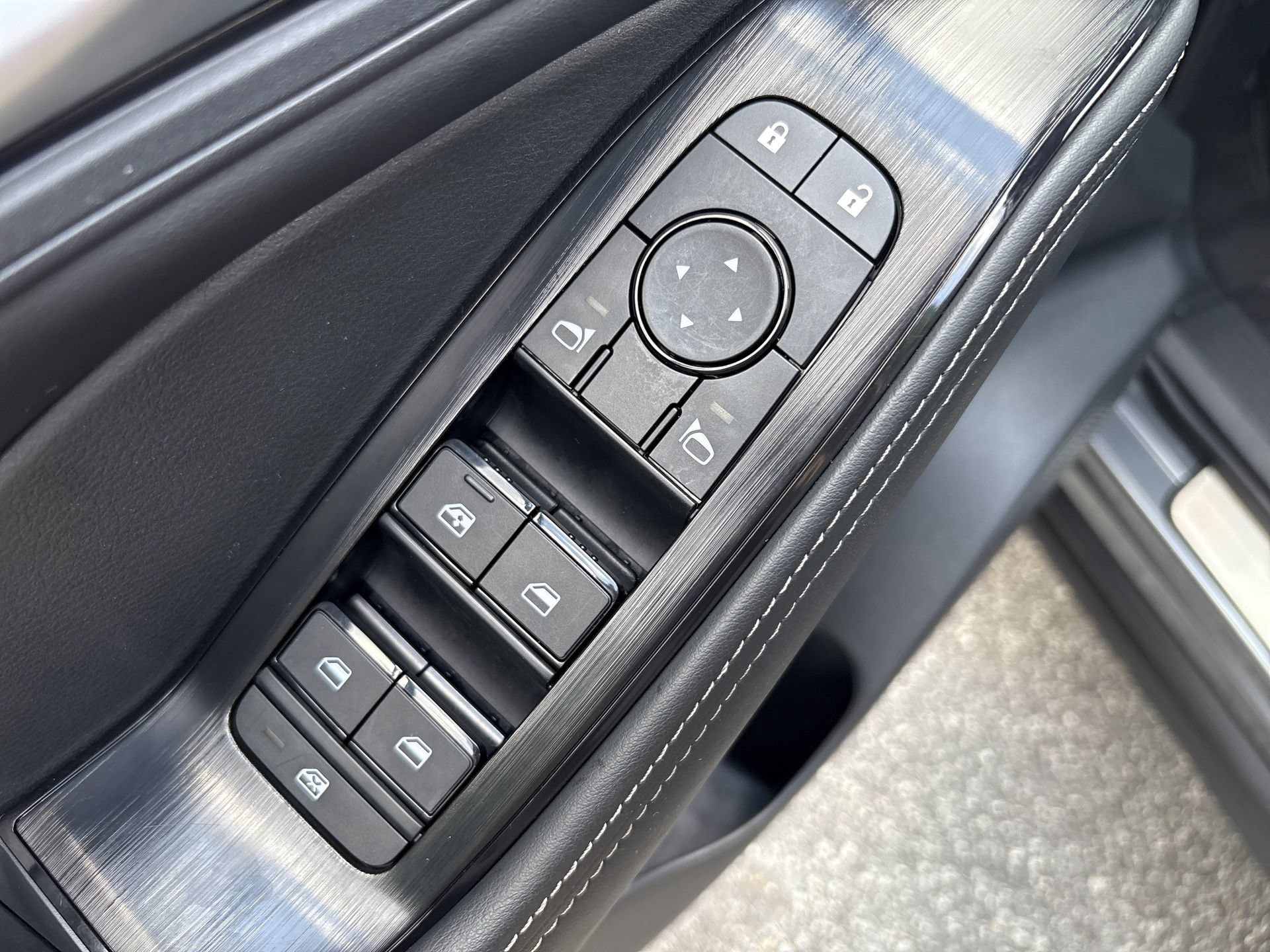 Used 2026 Nissan Rogue Dark Armor FWD image 15