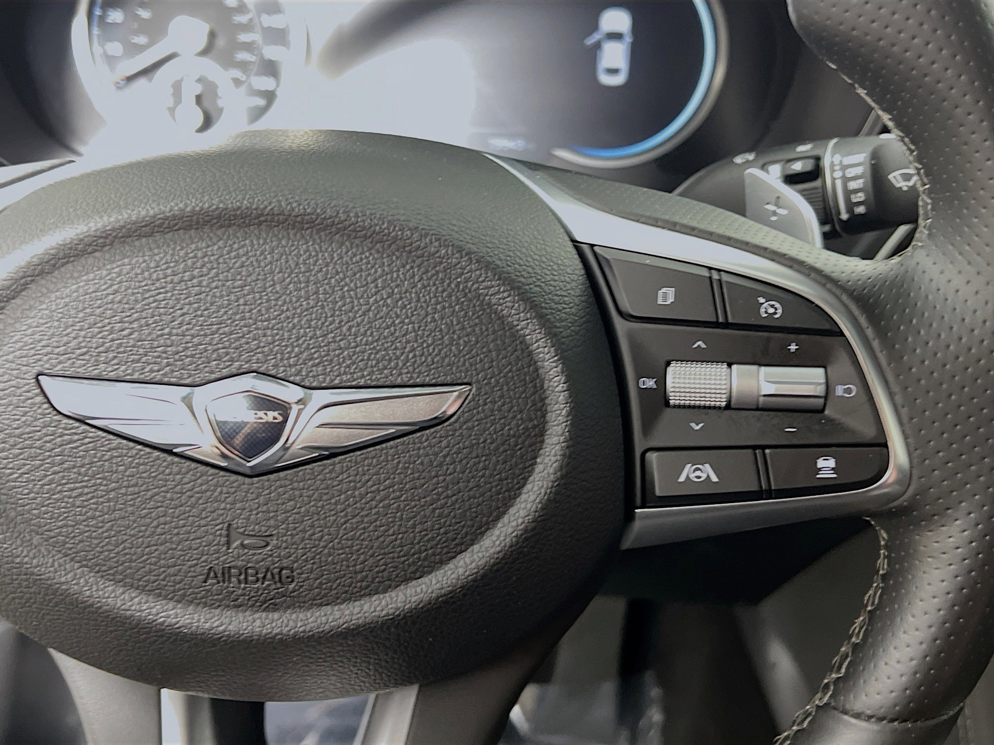 Used 2023 Genesis G70 2.0T image 20