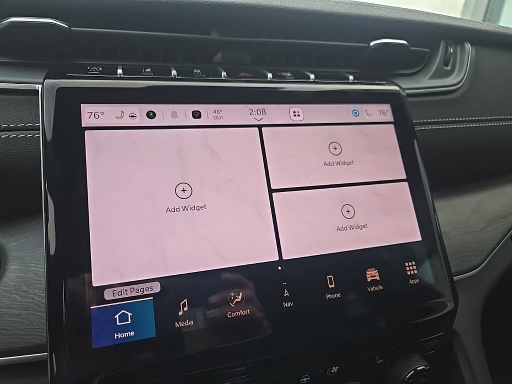 Used 2025 Jeep Grand Cherokee L Limited w/ Luxury Tech Group II image 47