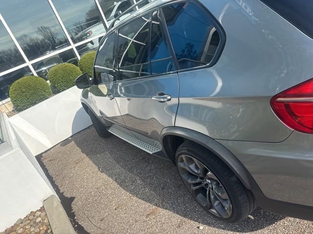 Used 2011 BMW X5 xDrive50i AWD/4WD image 4