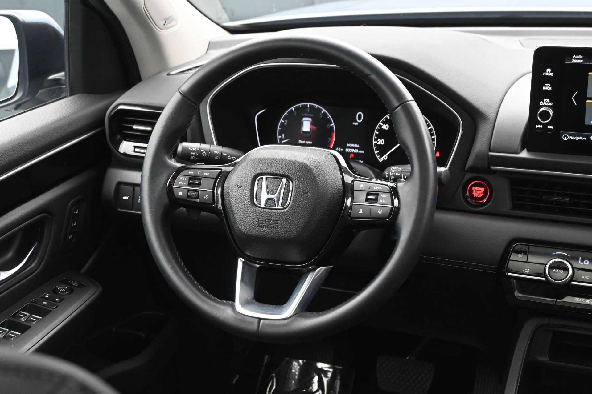 Used 2024 Honda Pilot Touring image 17