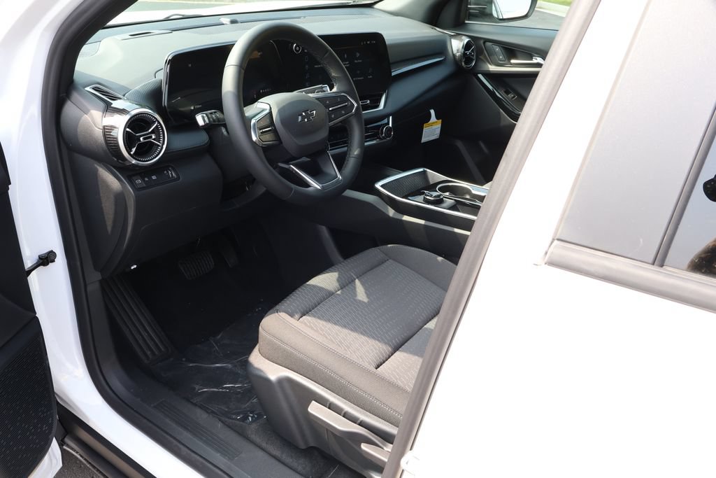 New 2027 Chevrolet Equinox LT w/ Midnight Edition FWD image 13