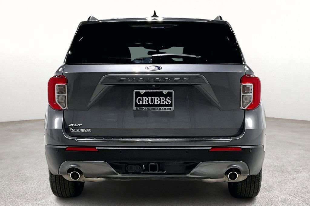 Used 2023 Ford Explorer XLT w/ Equipment Group 202A image 6