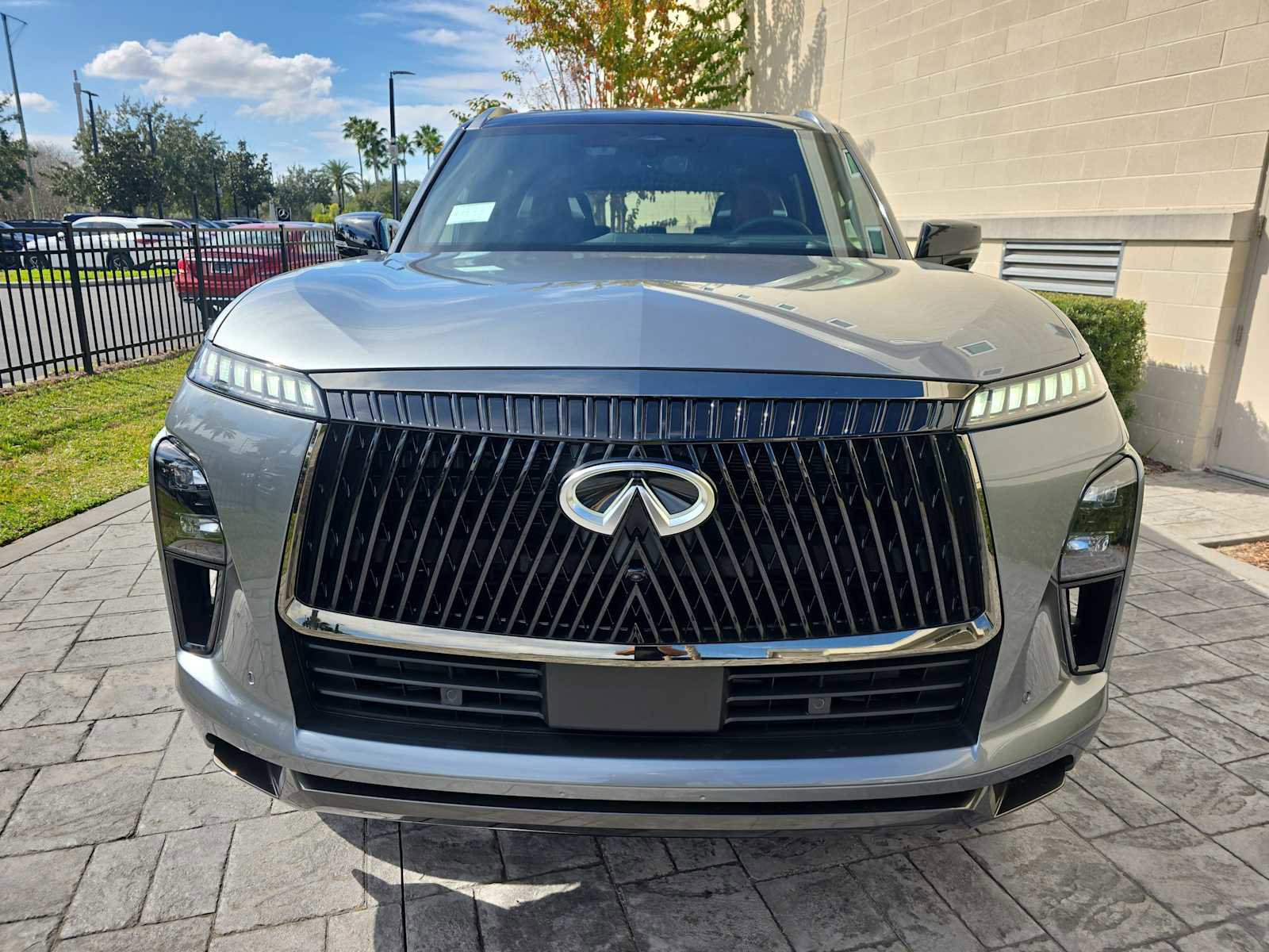 New 2026 INFINITI QX80 Autograph image 2