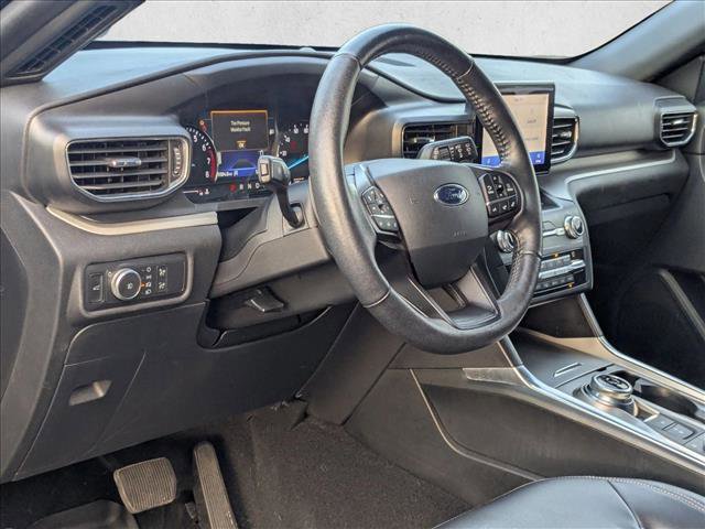 Used 2020 Ford Explorer XLT w/ Equipment Group 202A AWD/4WD image 2