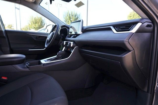Used 2024 Toyota RAV4 LE image 35