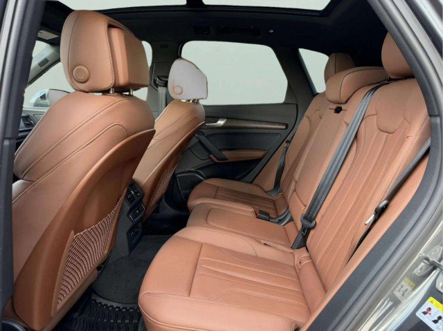 Certified 2025 Audi Q5 e Premium Plus w/ Premium Plus Package AWD/4WD image 22