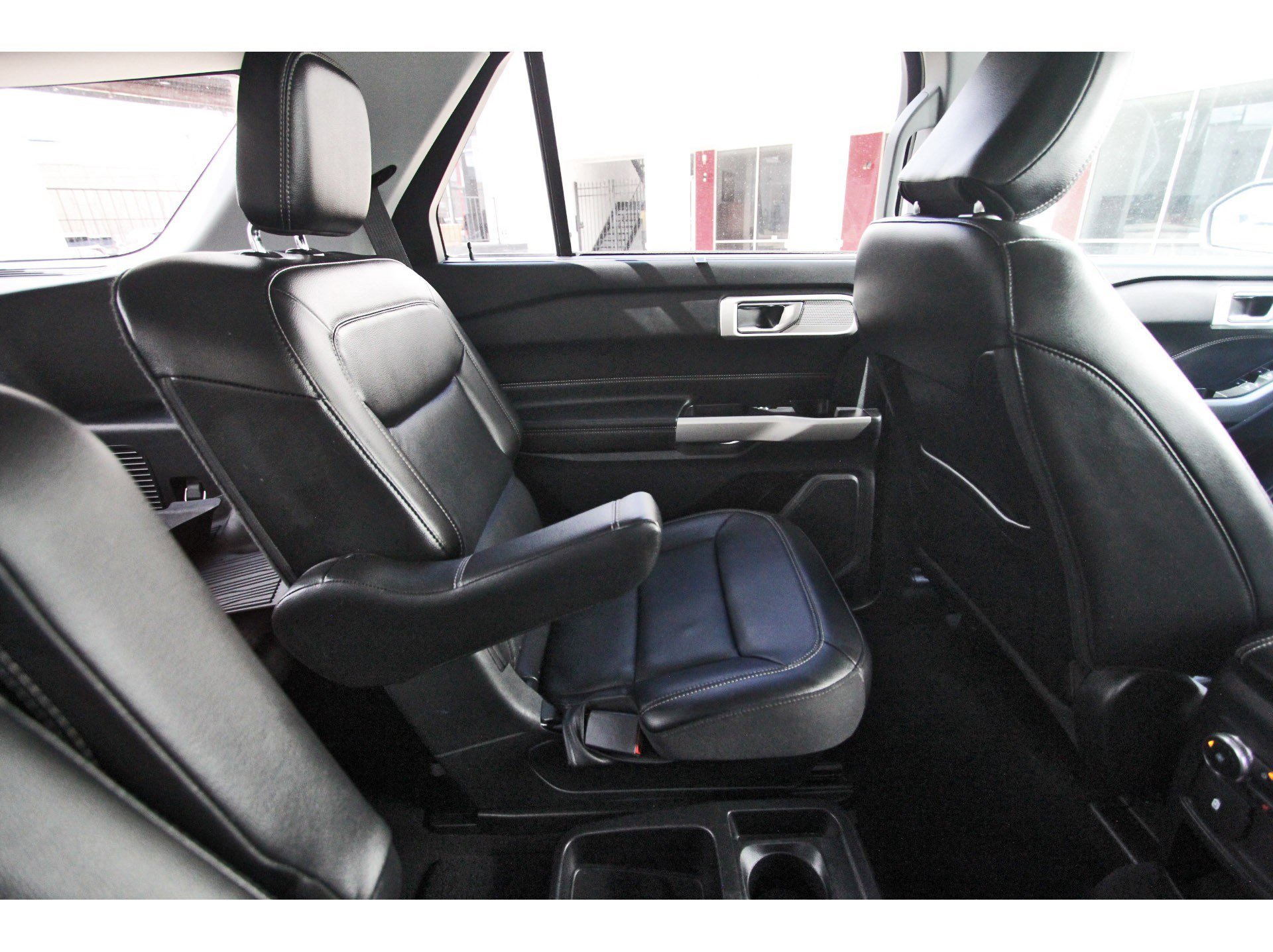 Used 2021 Ford Explorer Limited w/ Hybrid Equipment Group 310A RWD image 13