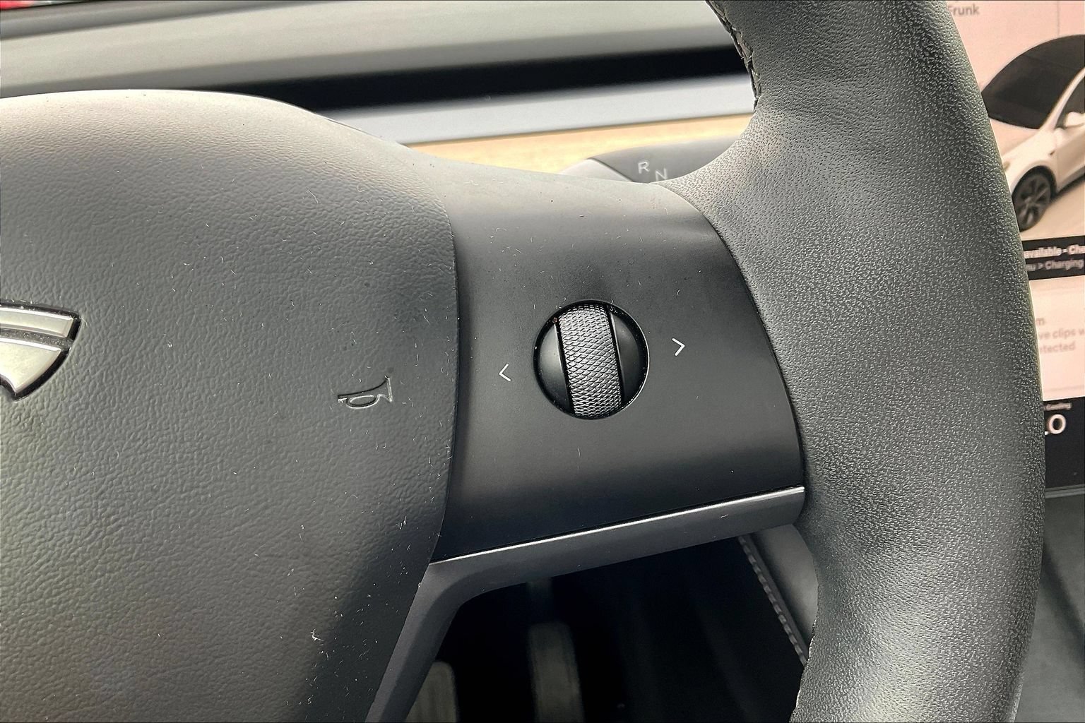 Used 2024 Tesla Model Y Long Range AWD/4WD image 12