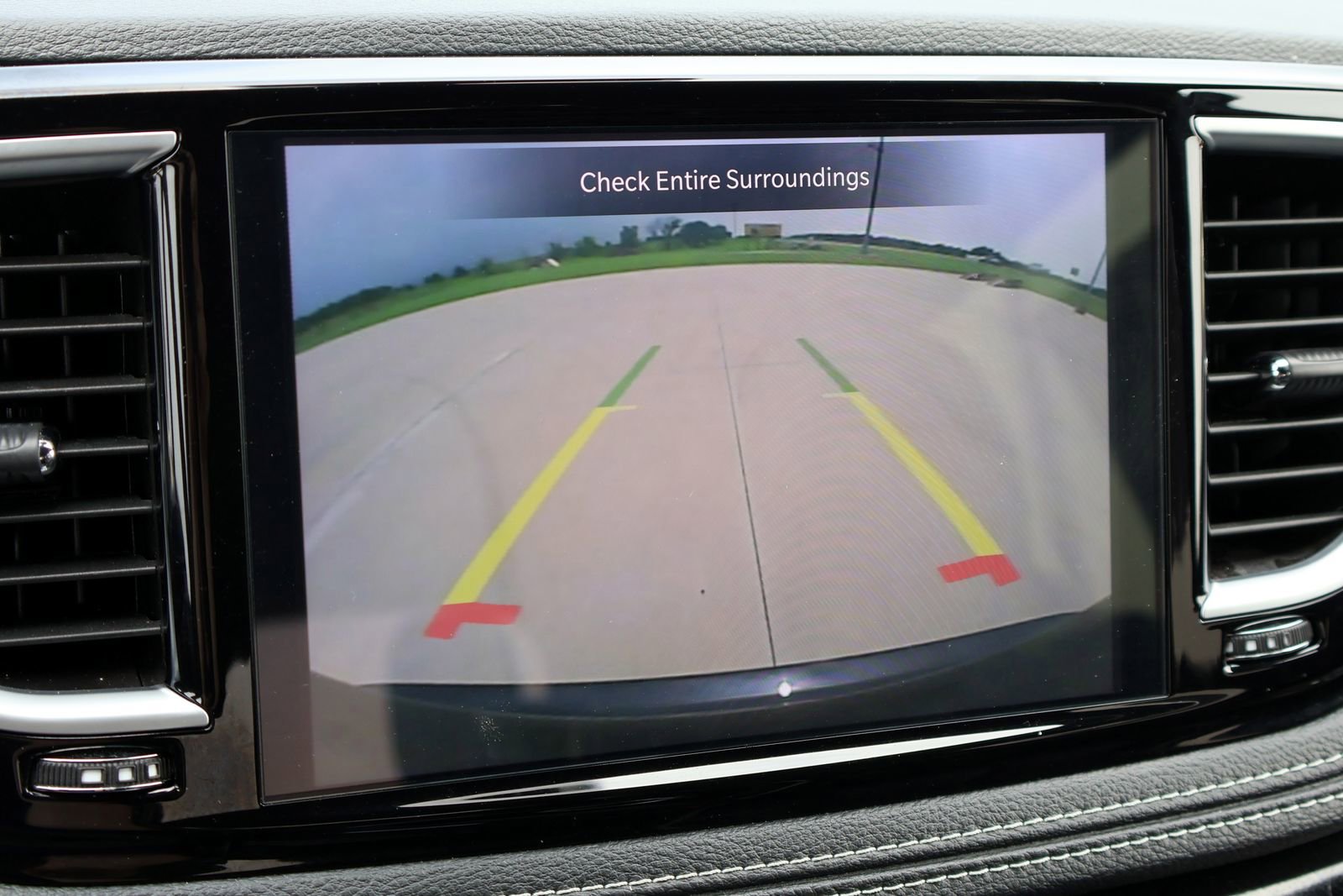 Used 2025 Chrysler Pacifica Limited FWD image 24