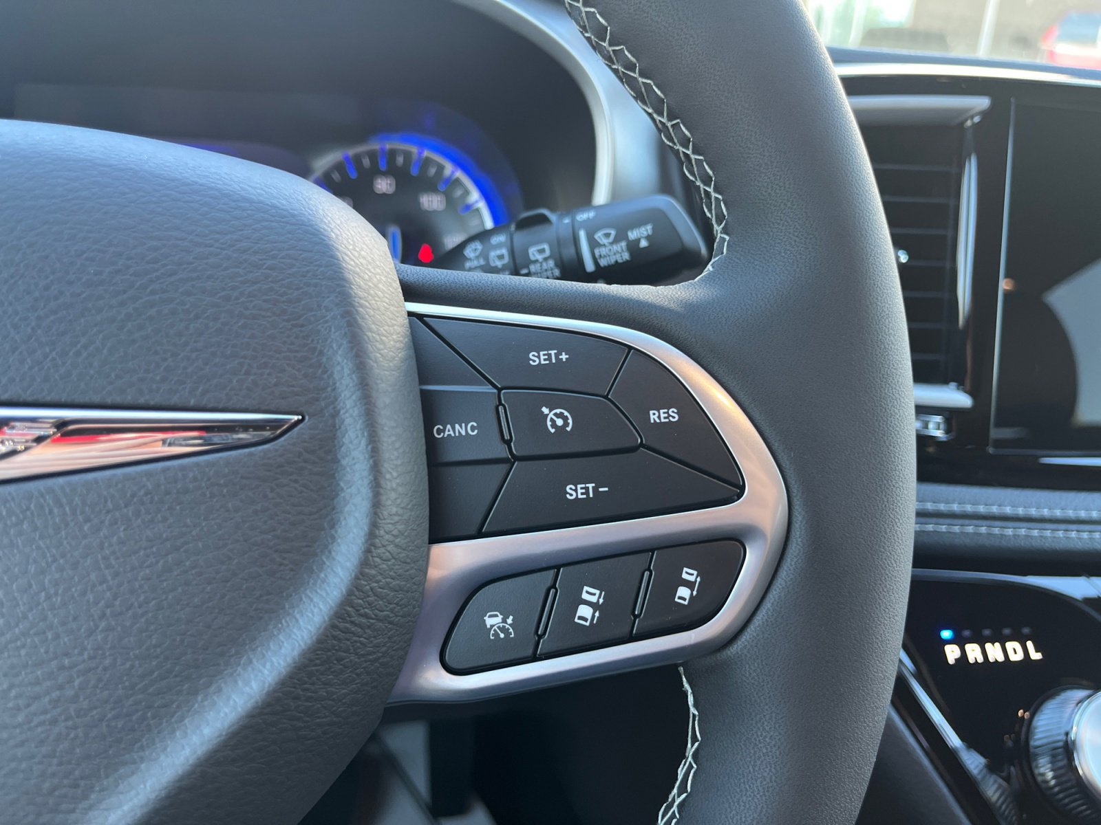 New 2026 Chrysler Pacifica Select image 18