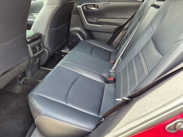 Used 2019 Toyota RAV4 XLE Premium FWD image 17