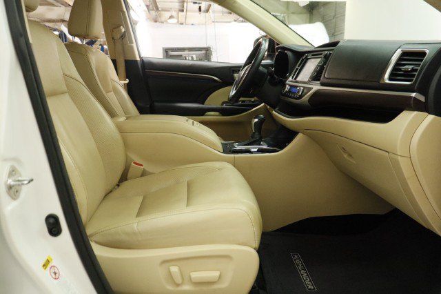 Used 2014 Toyota Highlander Limited FWD image 22
