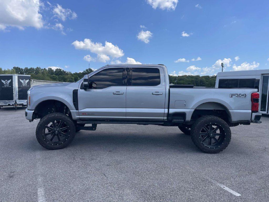 Used 2023 Ford F250 Lariat w/ Tremor Off-Road Package AWD/4WD image 6