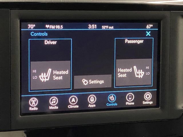 Used 2018 Chrysler Pacifica Touring-L image 7