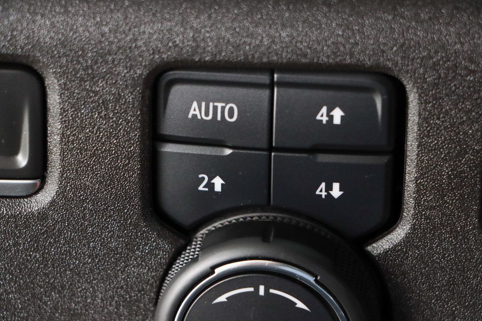 Used 2024 Chevrolet Silverado 2500 LTZ AWD/4WD image 22