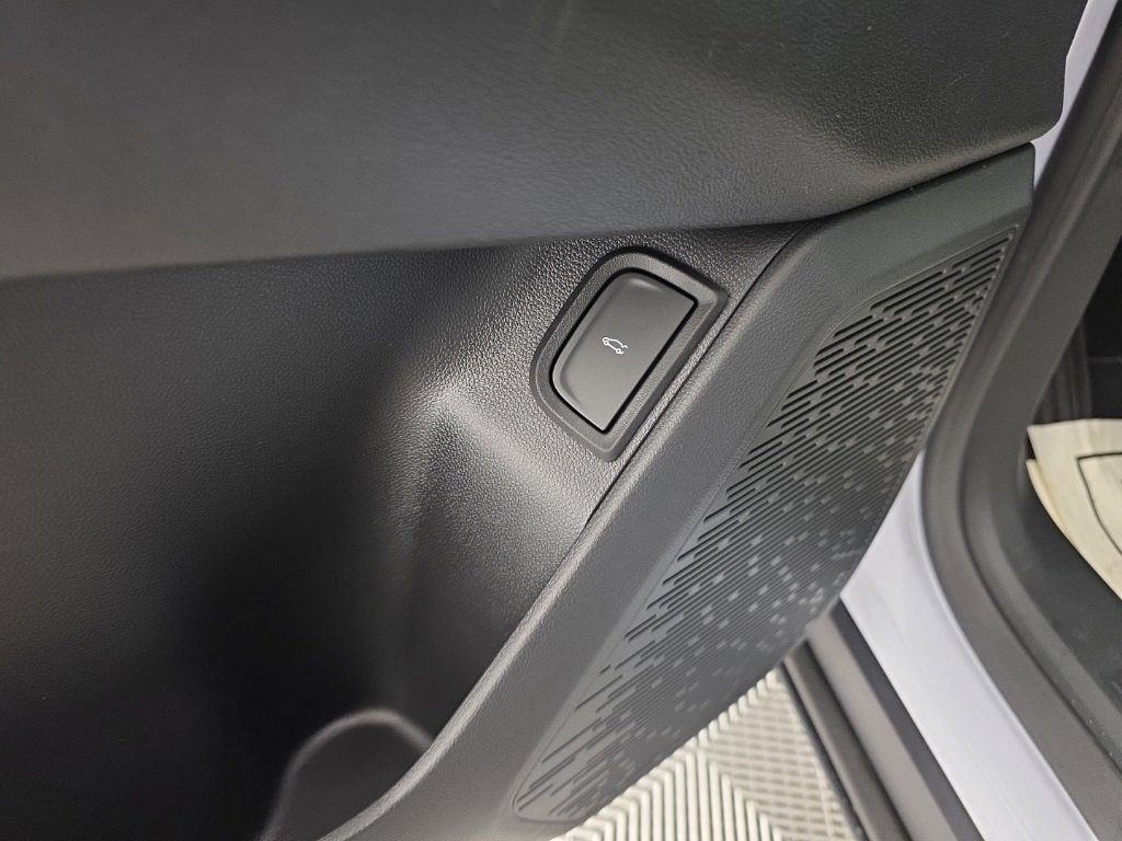 New 2026 Chevrolet Equinox RS w/ Convenience Package III image 13