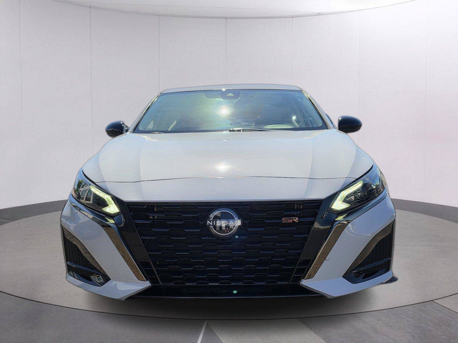 Used 2023 Nissan Altima 2.5 SR w/ SR Premium Package FWD image 8