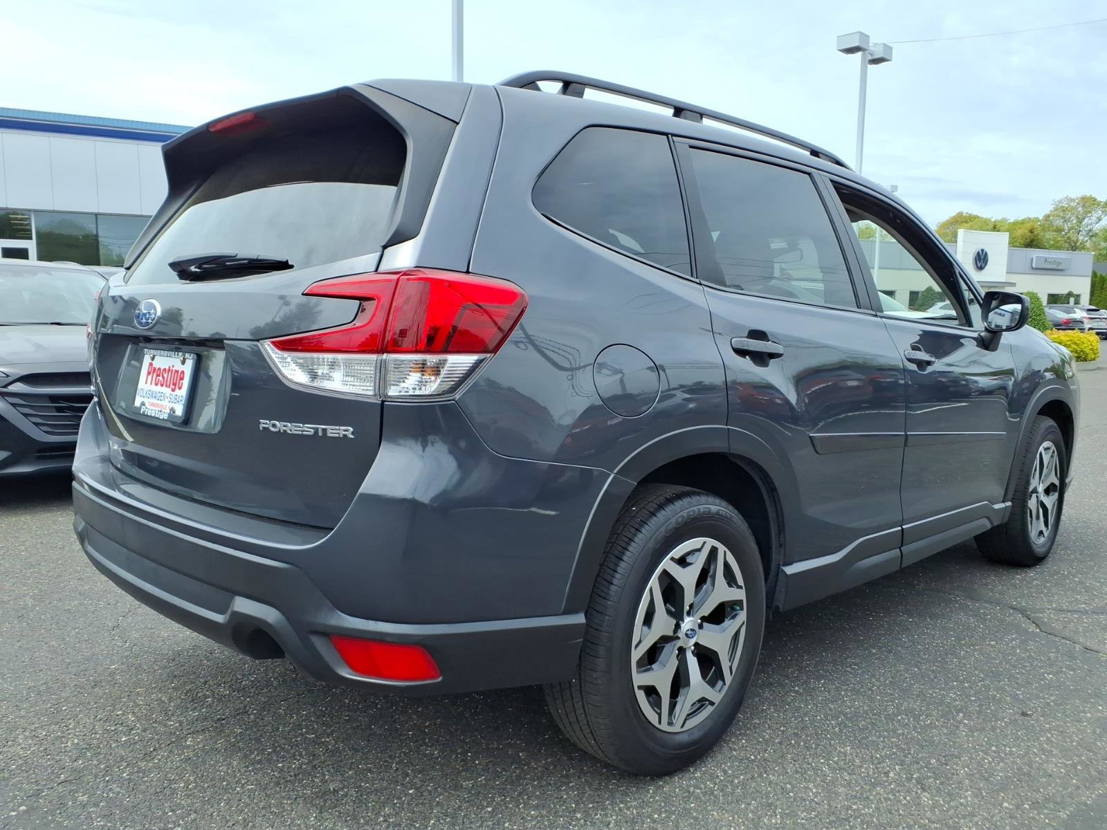Certified 2022 Subaru Forester Premium AWD/4WD image 2