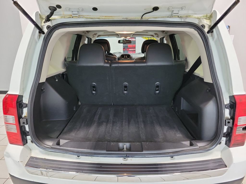 Used 2017 Jeep Patriot High Altitude image 9