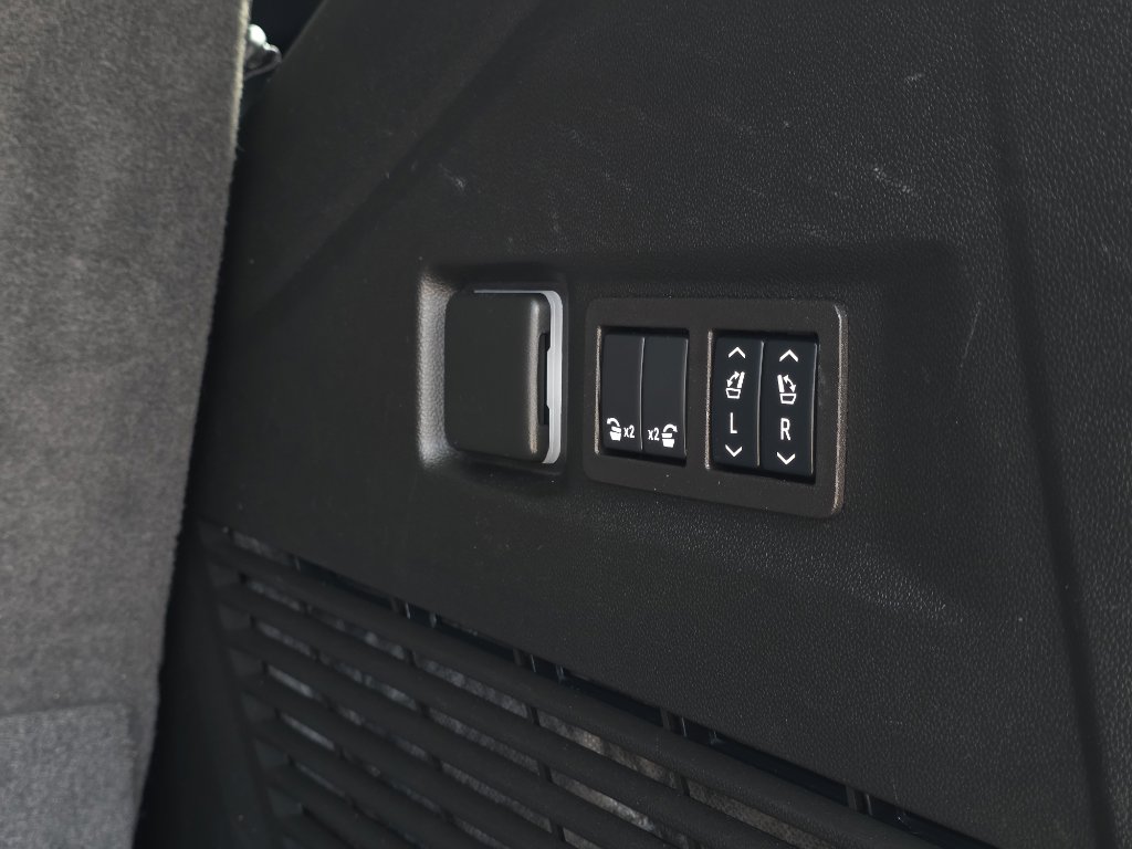 Certified 2024 Chevrolet Tahoe High Country w/ Premium Package 2 image 30