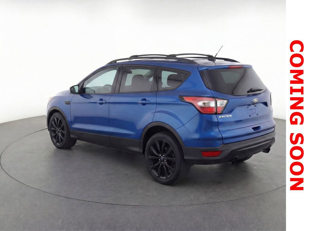 Used 2017 Ford Escape SE w/ Equipment Group 201A image 4