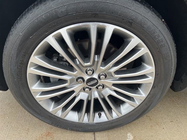 Used 2017 Lincoln MKX Reserve w/ Lincoln MKX Climate Package AWD/4WD image 9