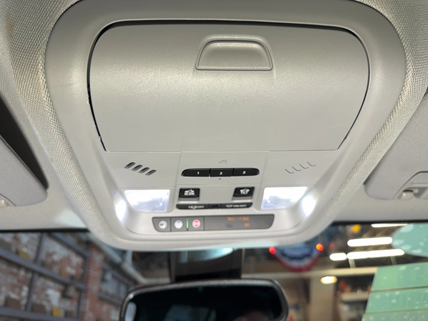 Used 2019 GMC Acadia SLT w/ LPO, Black Accent Package AWD/4WD image 42