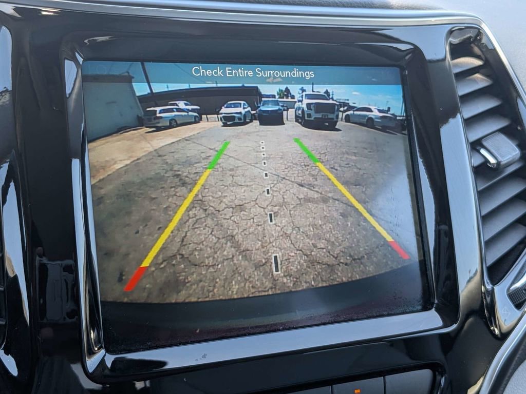 Used 2019 Nissan Kicks SR w/ Exterior Package image 21