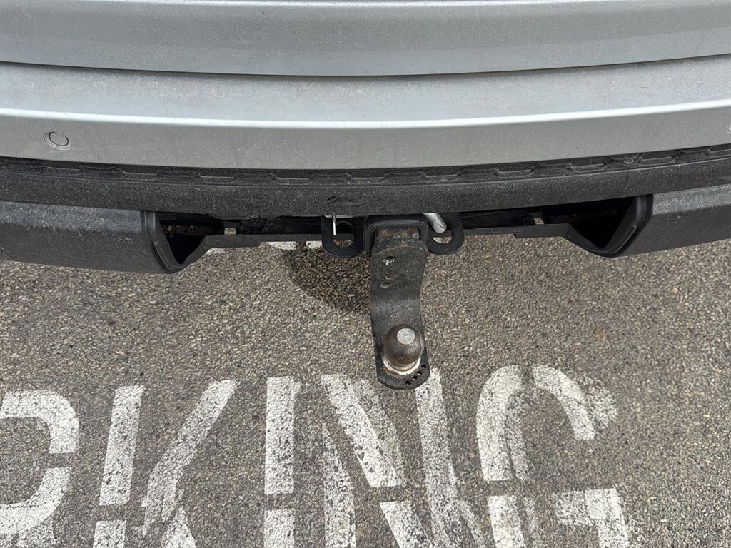 Used 2024 Jeep Grand Cherokee Limited w/ Black Appearance Package image 17