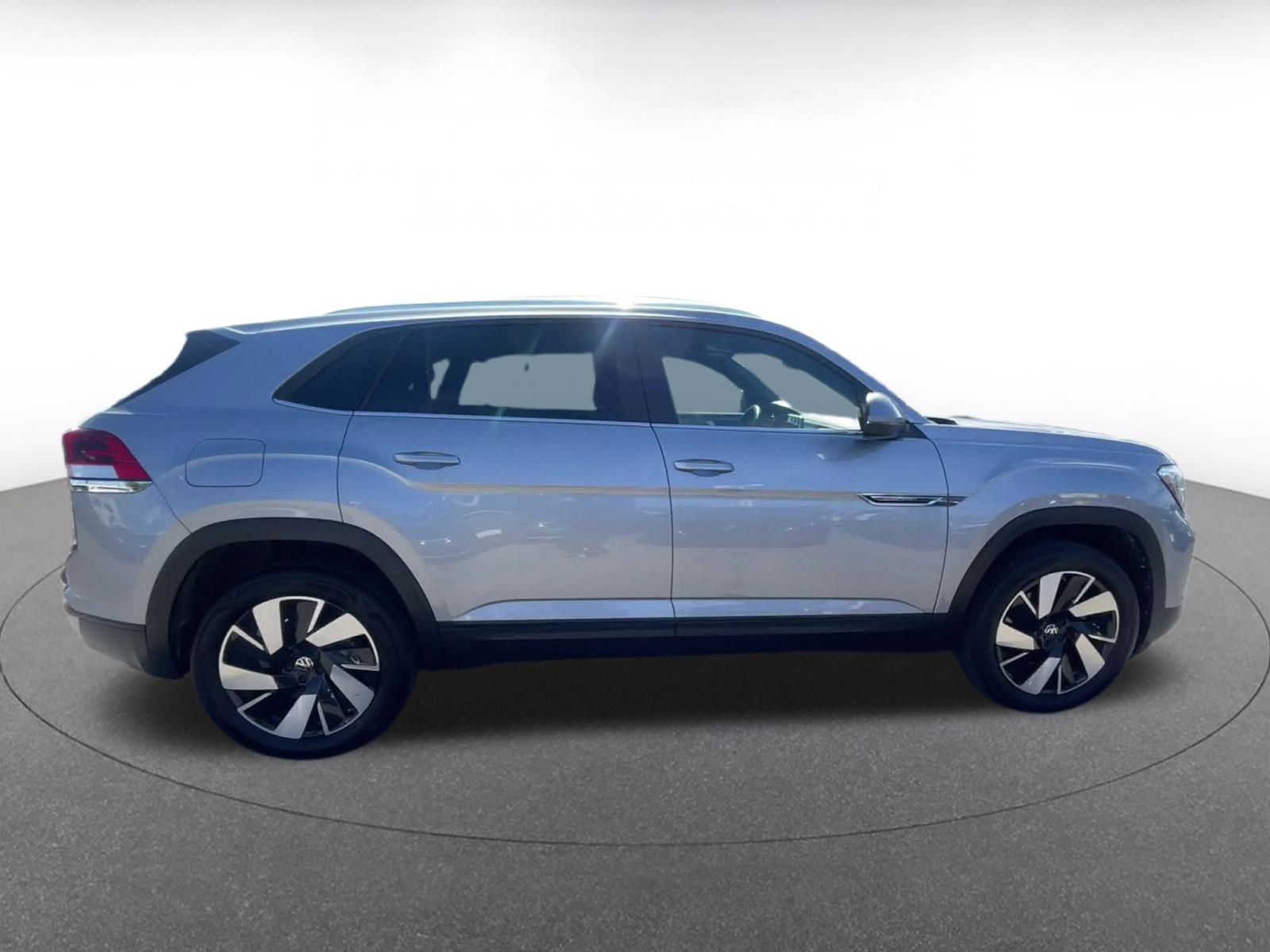 Used 2025 Volkswagen Atlas Cross Sport SE image 16