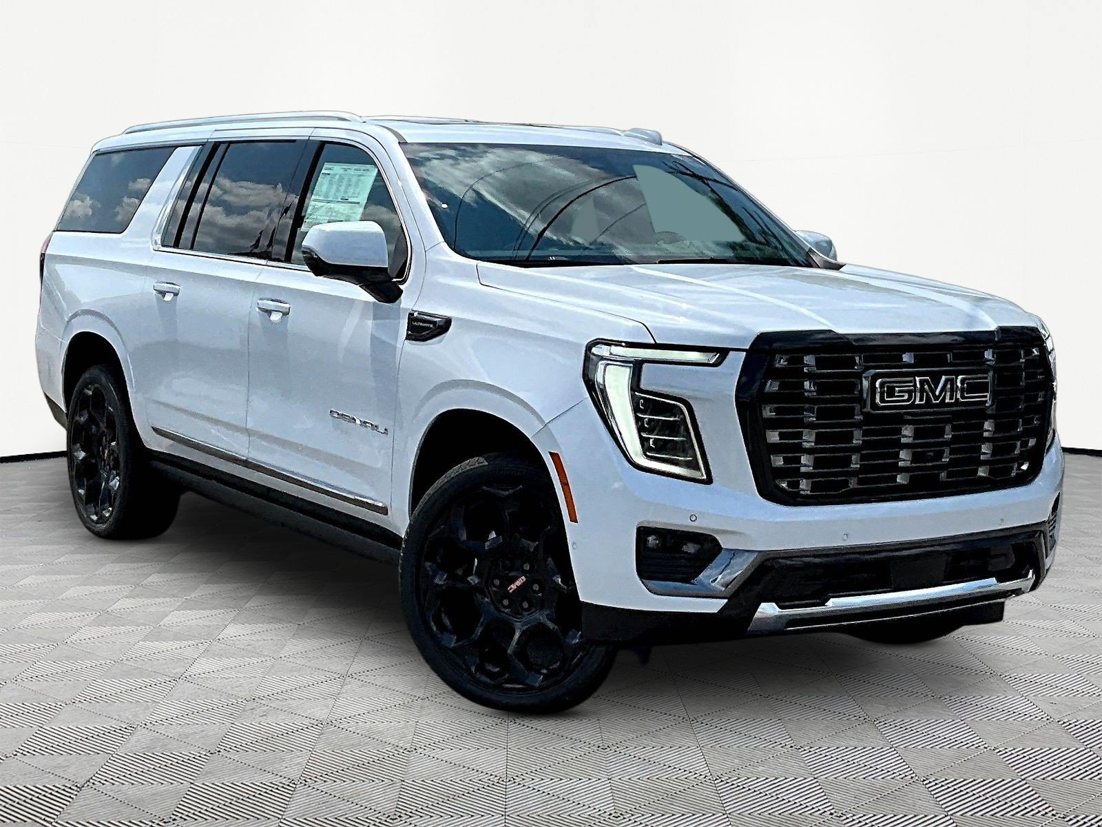 New 2026 GMC Yukon XL Denali Ultimate w/ LPO, Floor Liner Package AWD/4WD image 3