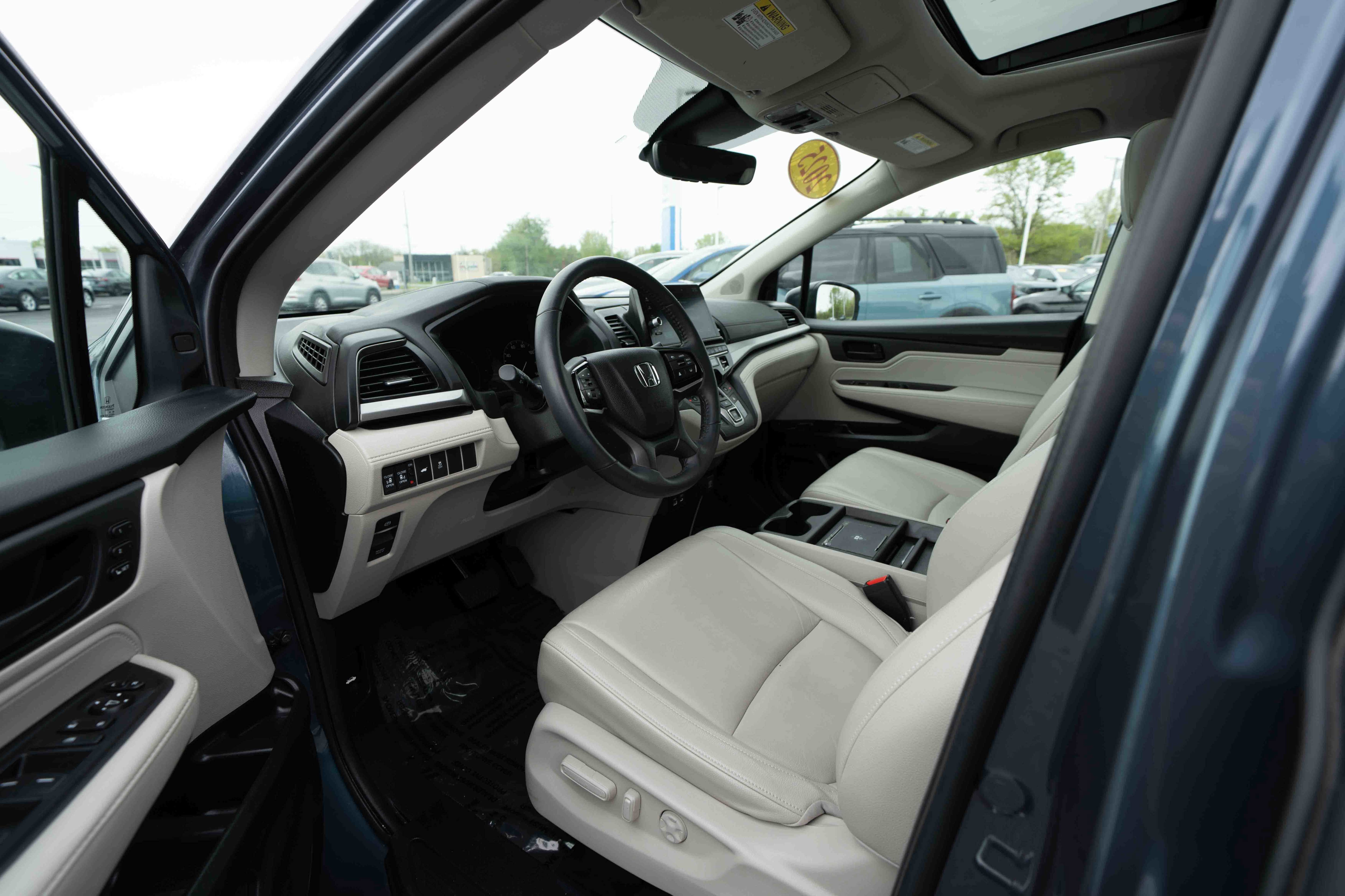 Certified 2025 Honda Odyssey EX-L image 8