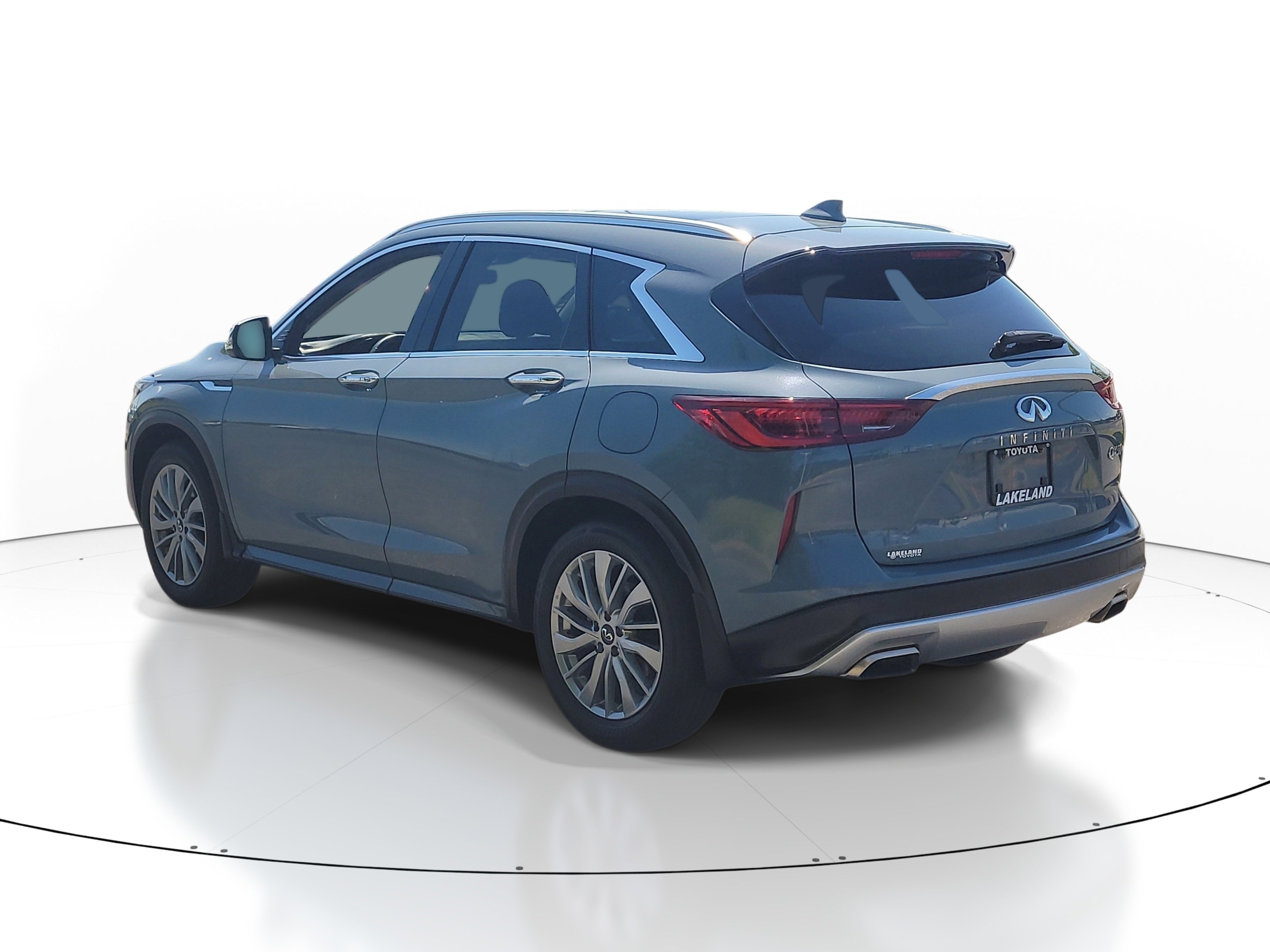 Used 2023 INFINITI QX50 Luxe FWD image 5