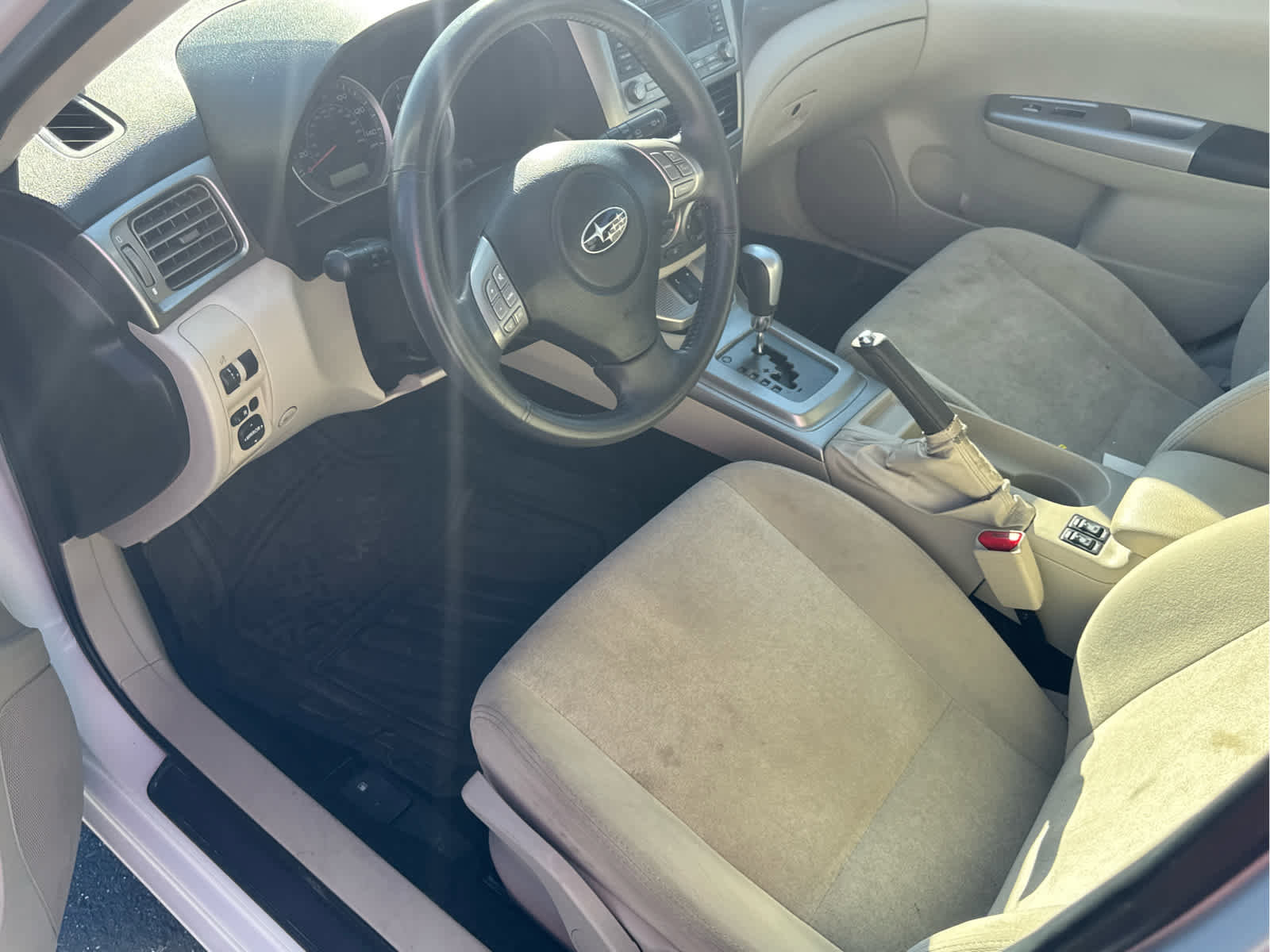 Used 2010 Subaru Impreza 2.5i Premium image 11