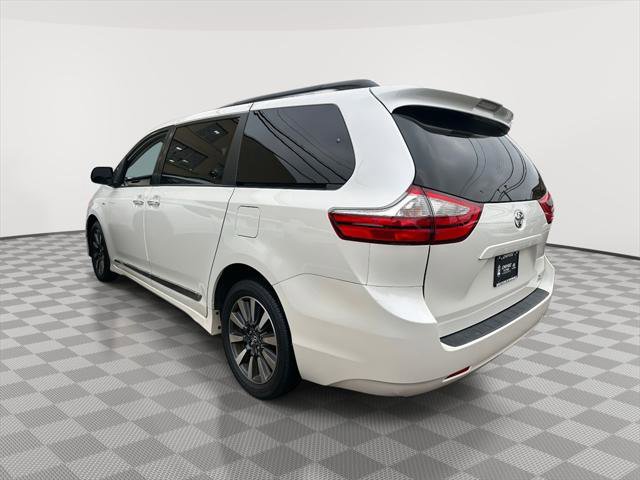 Used 2019 Toyota Sienna XLE image 4
