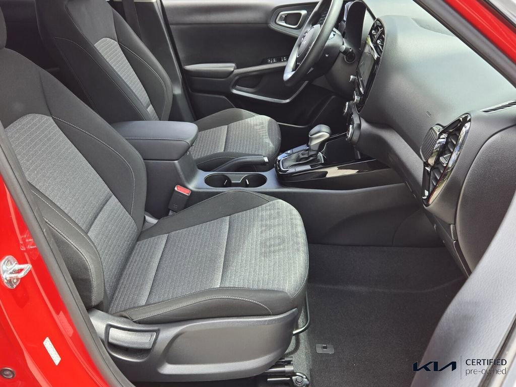 Certified 2022 Kia Soul S image 18
