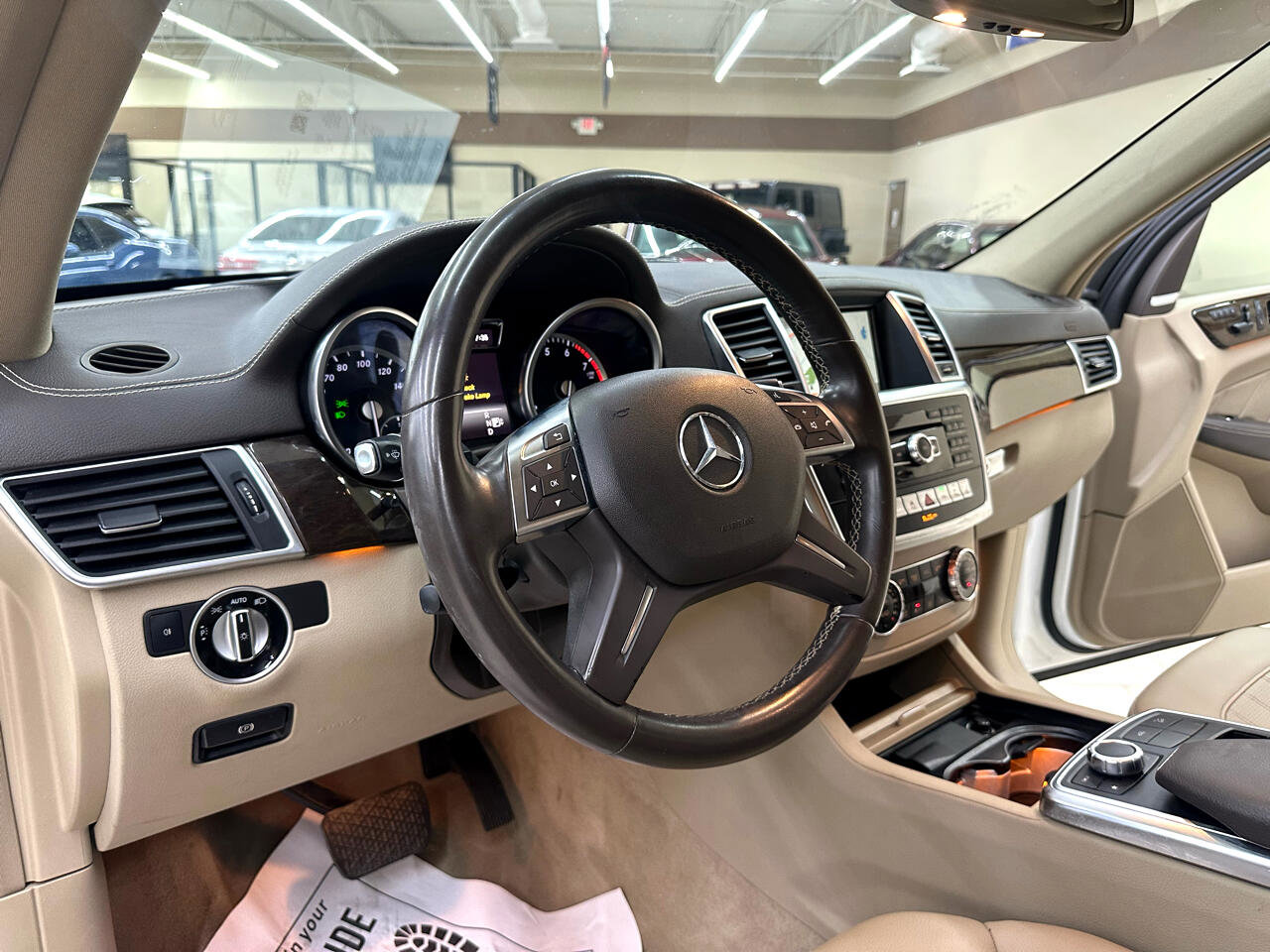 Used 2016 Mercedes-Benz GL 450 4MATIC w/ Premium I Package image 22