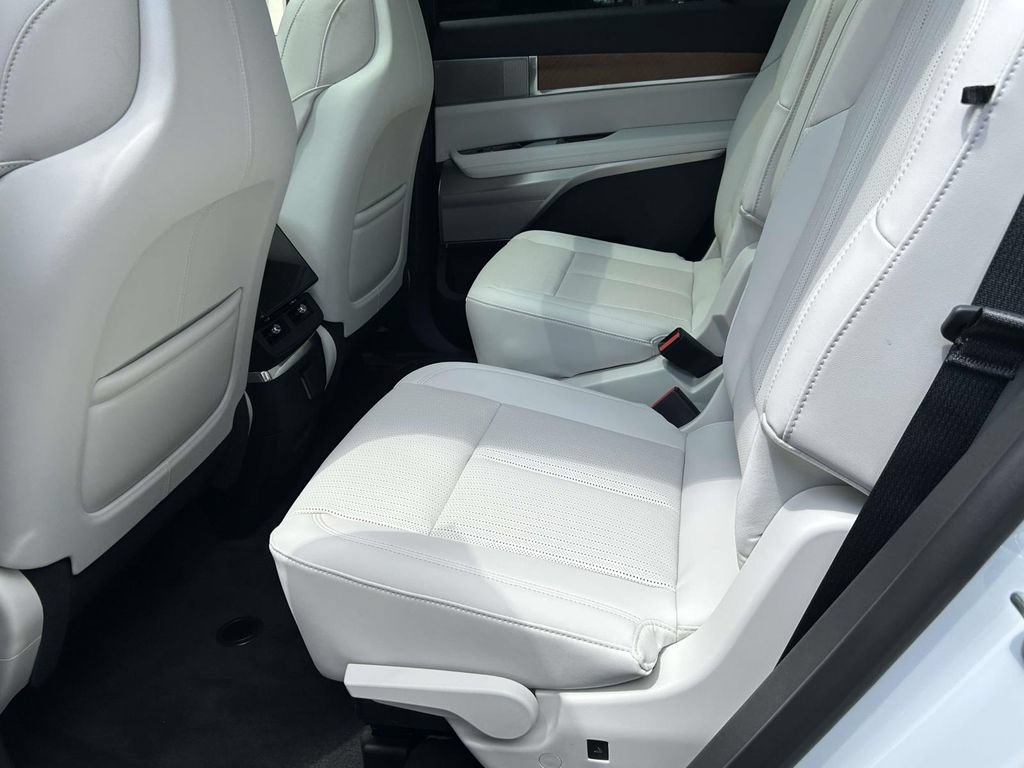 New 2027 Cadillac Vistiq Sport AWD/4WD image 11