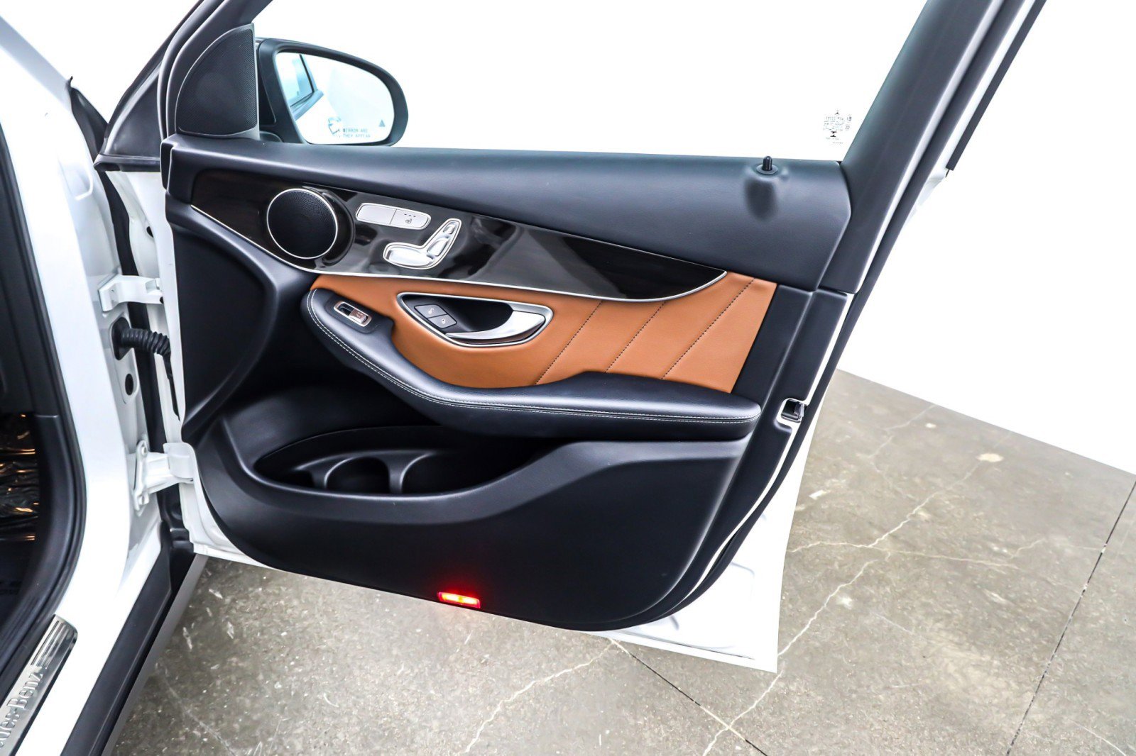 Used 2022 Mercedes-Benz GLC 300 image 24