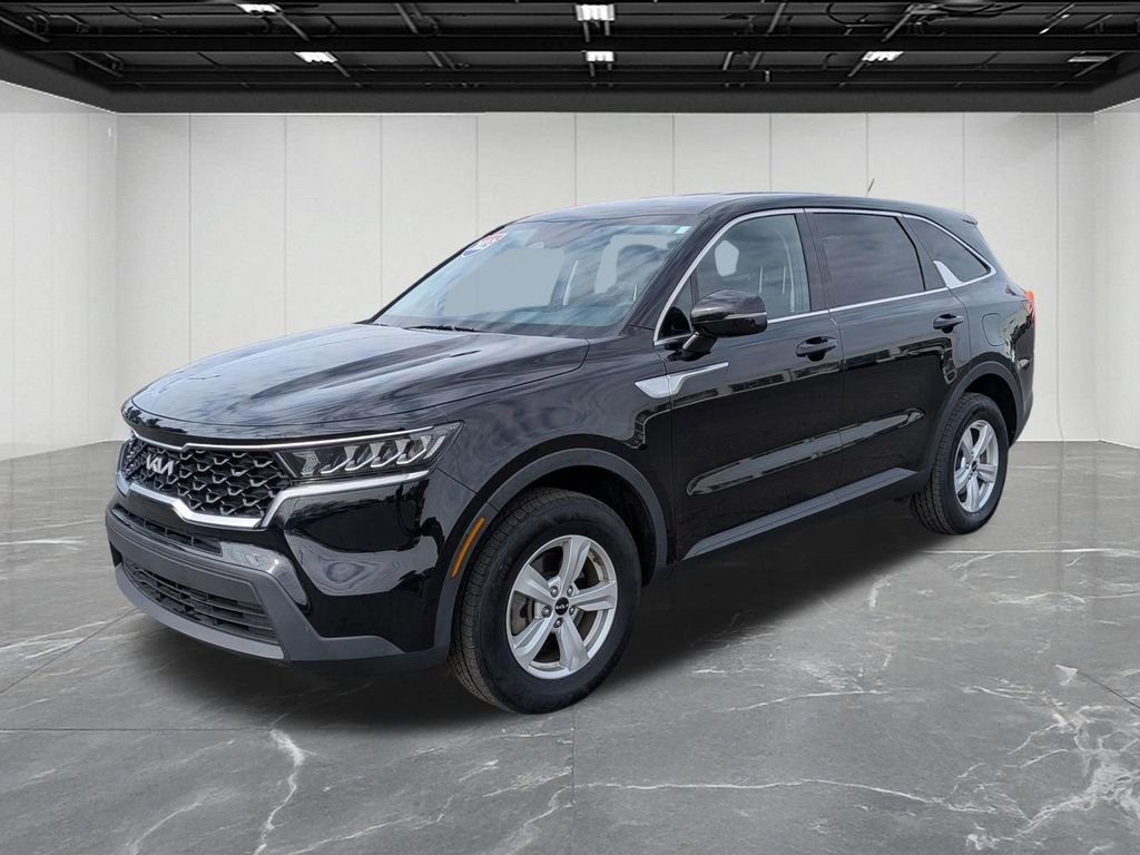 Used 2023 Kia Sorento LX image 1