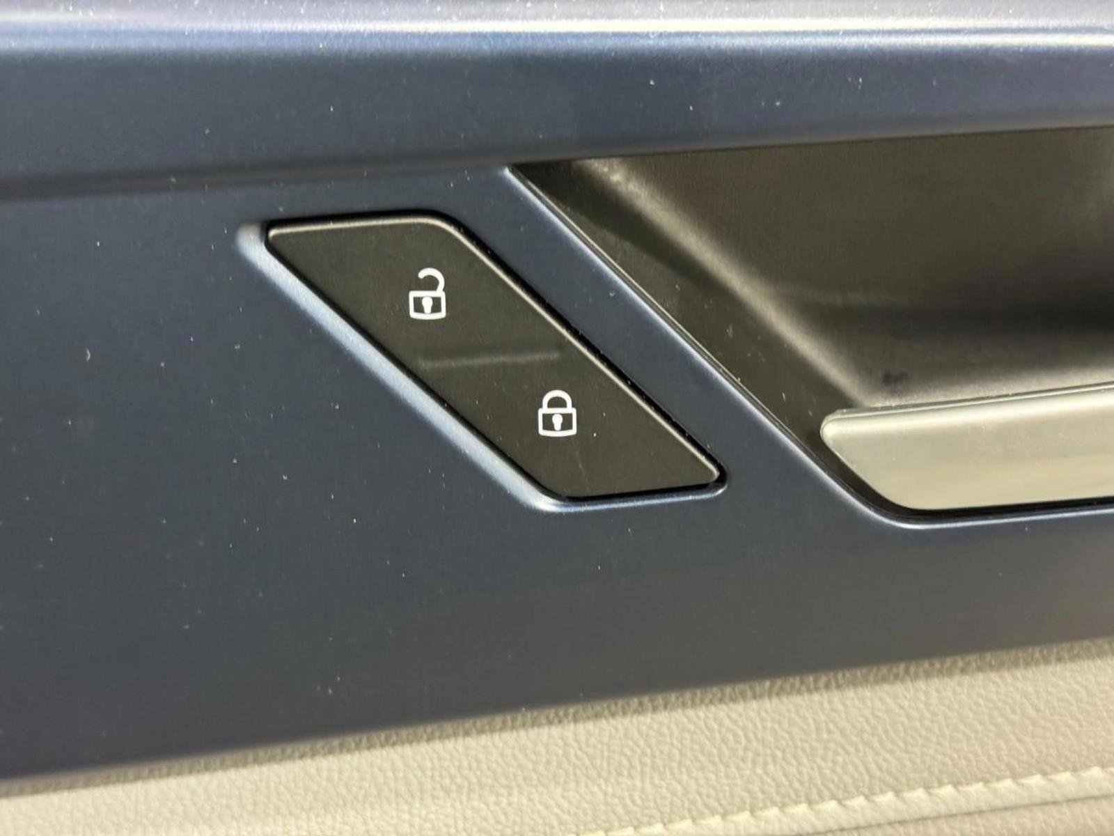 Used 2024 Volkswagen Taos SE image 21