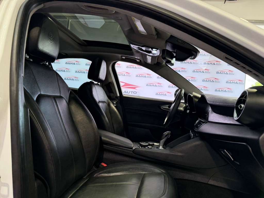 Used 2017 Alfa Romeo Giulia RWD image 57