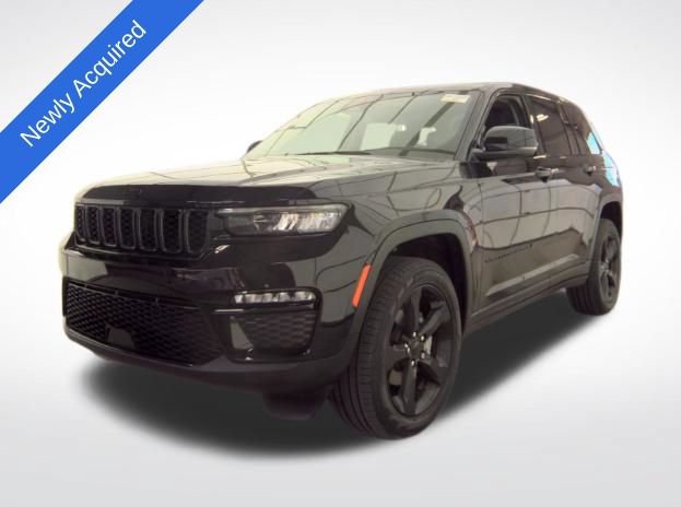 Used 2023 Jeep Grand Cherokee Limited w/ Black Appearance Package AWD/4WD video 1