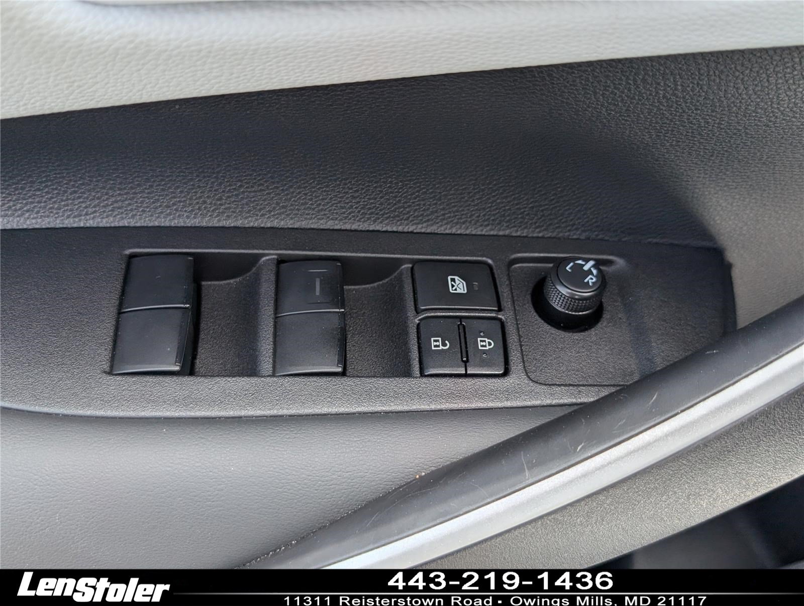 Used 2025 Toyota Corolla FX w/ Convenience Package FWD image 17