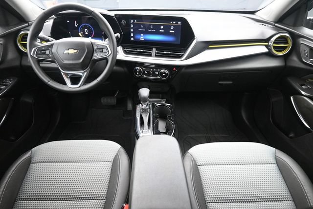 Used 2026 Chevrolet Trax LT w/ Driver Confidence Package FWD image 19