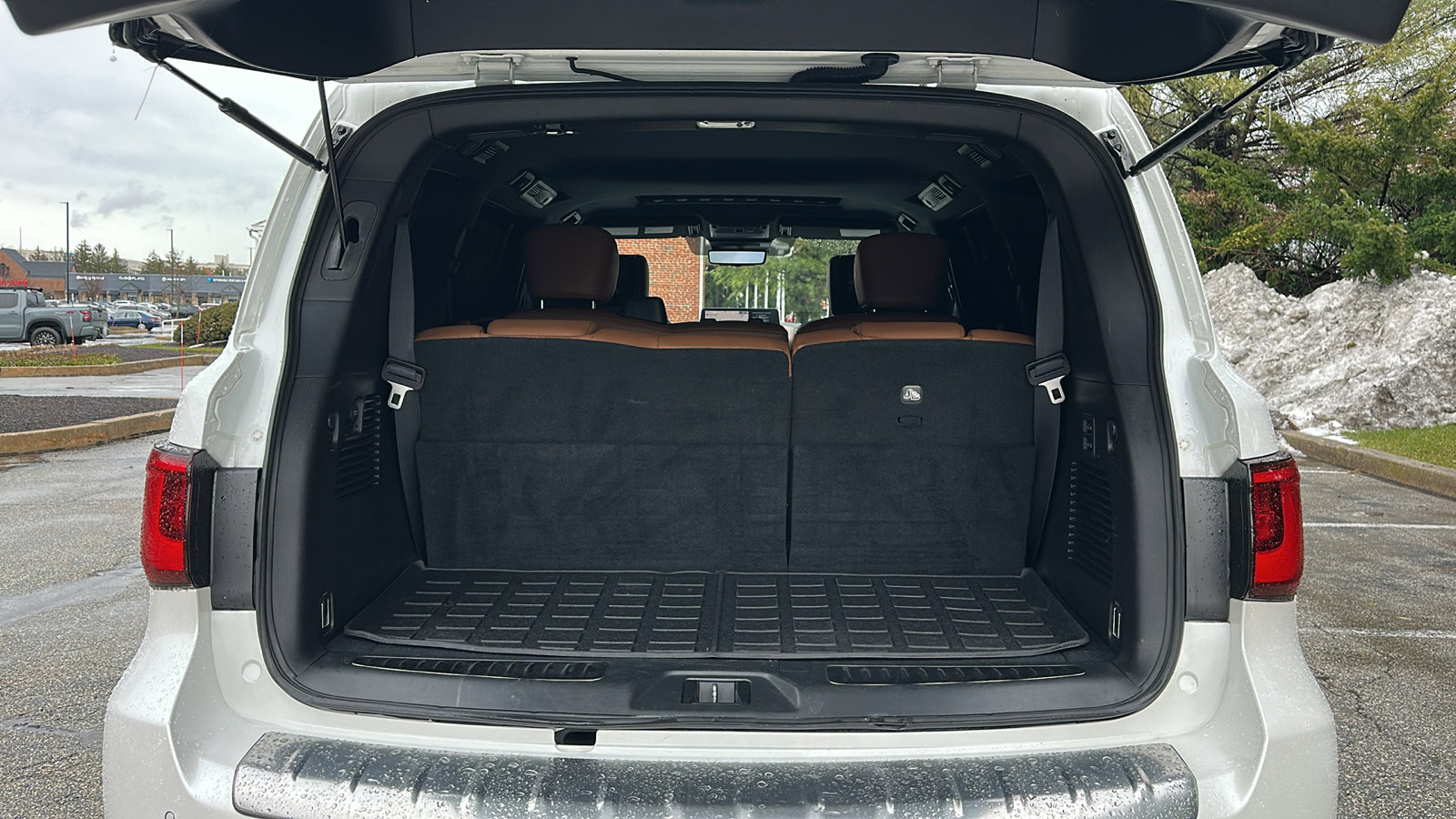 Used 2022 INFINITI QX80 Sensory image 7