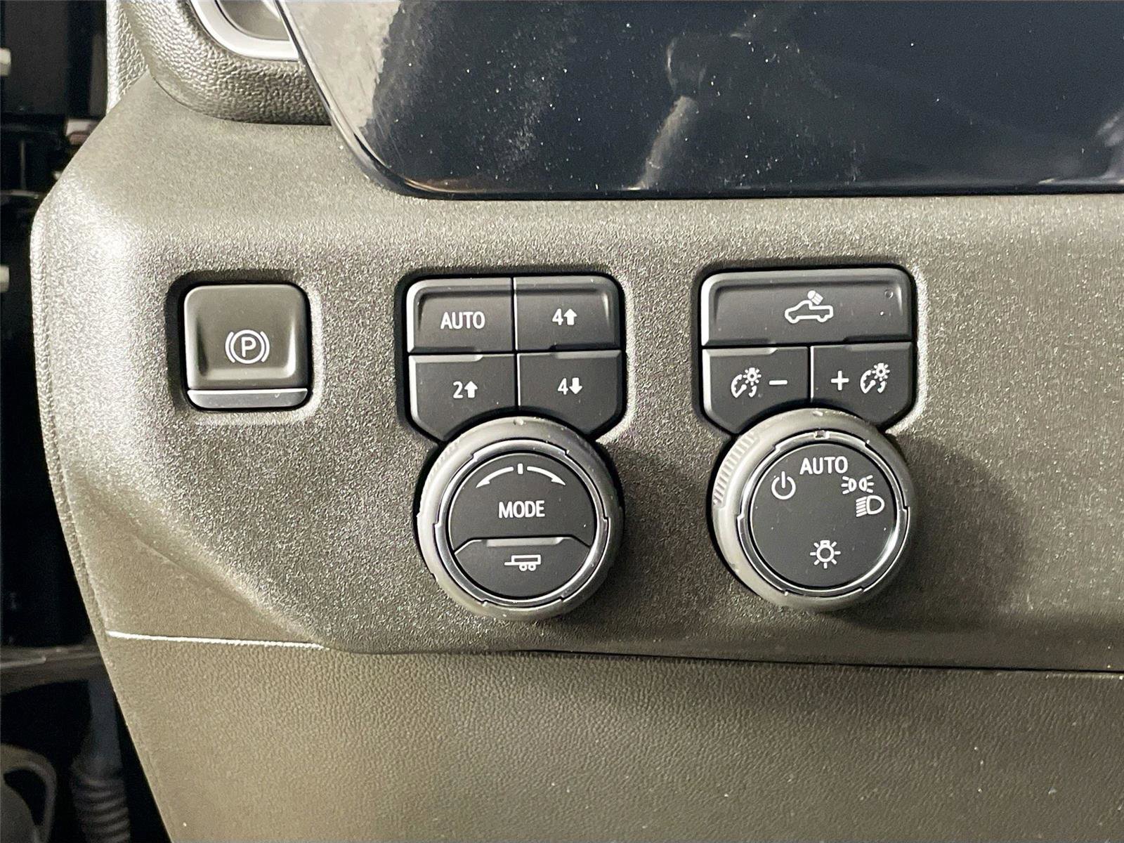 Used 2023 Chevrolet Silverado 1500 LT AWD/4WD image 14