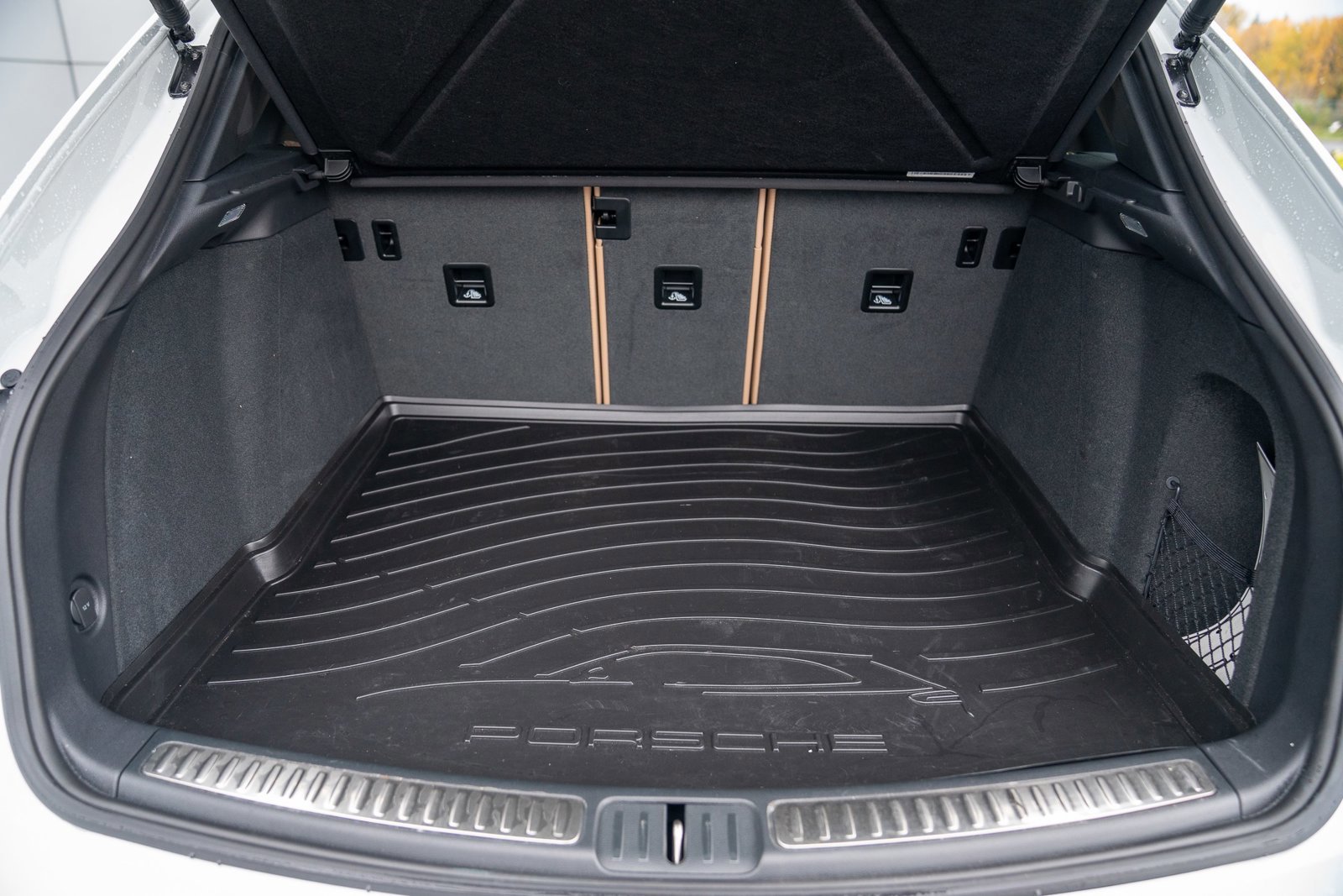 Used 2025 Porsche Macan image 27