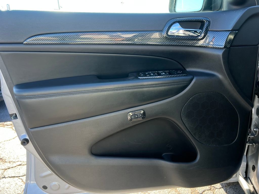 Used 2021 Jeep Grand Cherokee Limited image 16